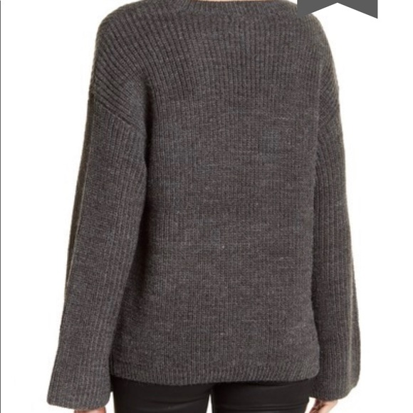 ROMEO + JULIET Crew Neck Bell Sleeve Gray Sweater - Picture 2 of 4